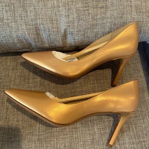 Naturalizer, Nude size 8 pump